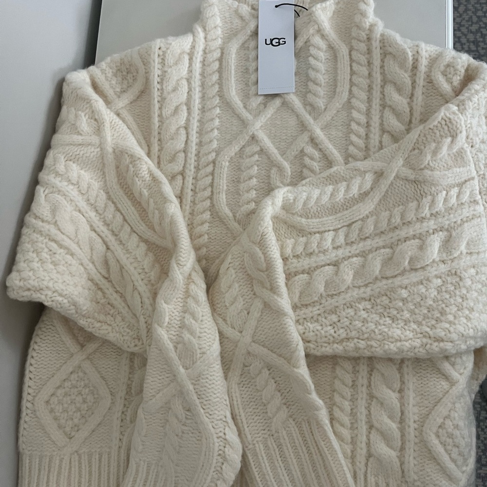 UGG Women's Janae Cable Knit Sweater Size M NWT